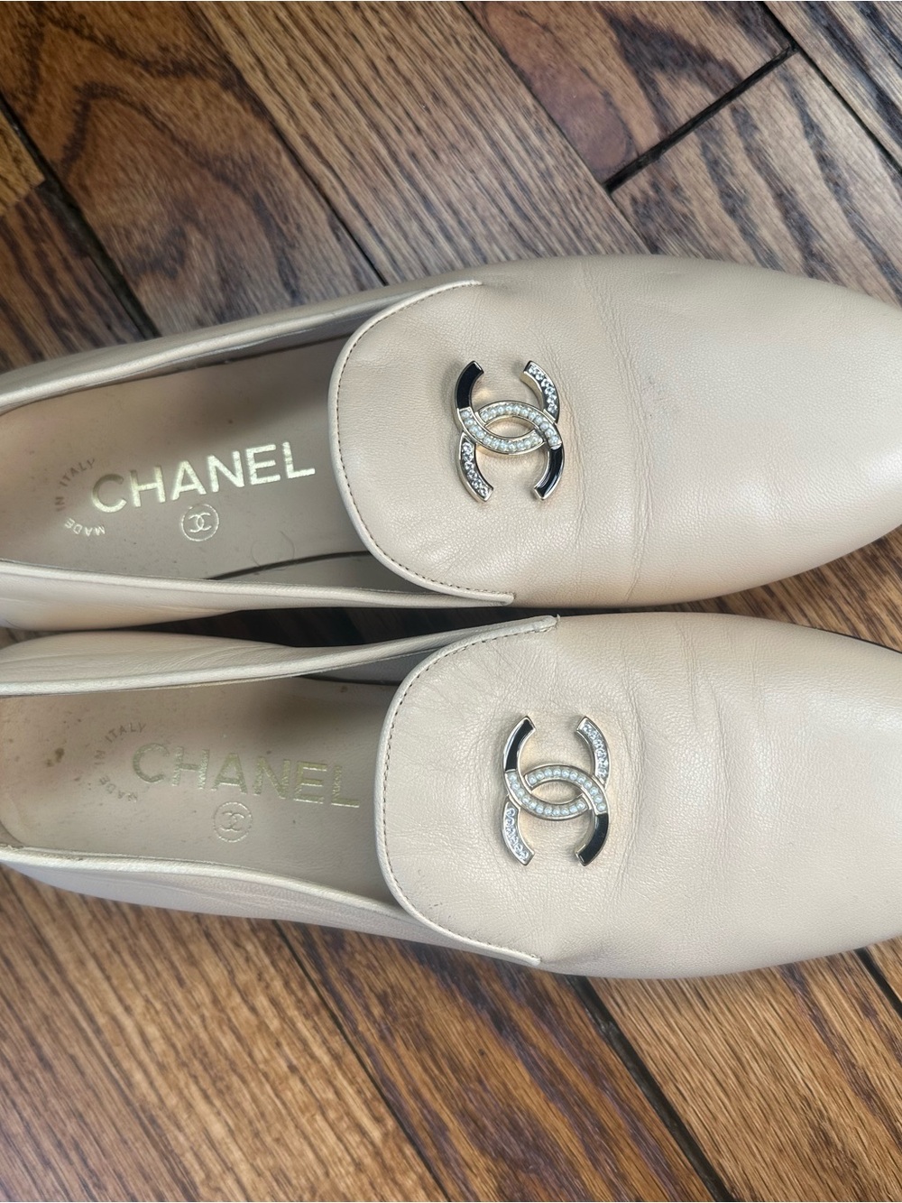 CHANEL Cream Leather Loafers with Rhinestone CC Hardware